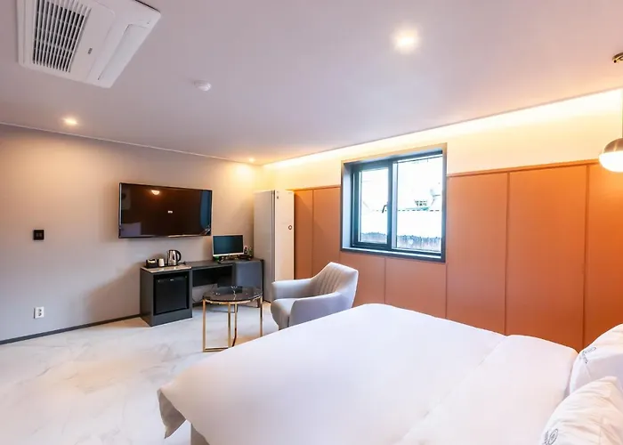 Browndot Sasang Renecite Hotel